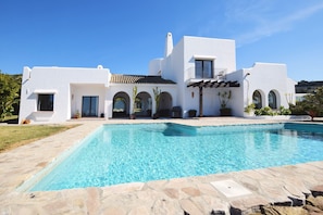 Pool - Comfortable villa in Cala de los Alemanes, Mediterranean style. (Tarifa)