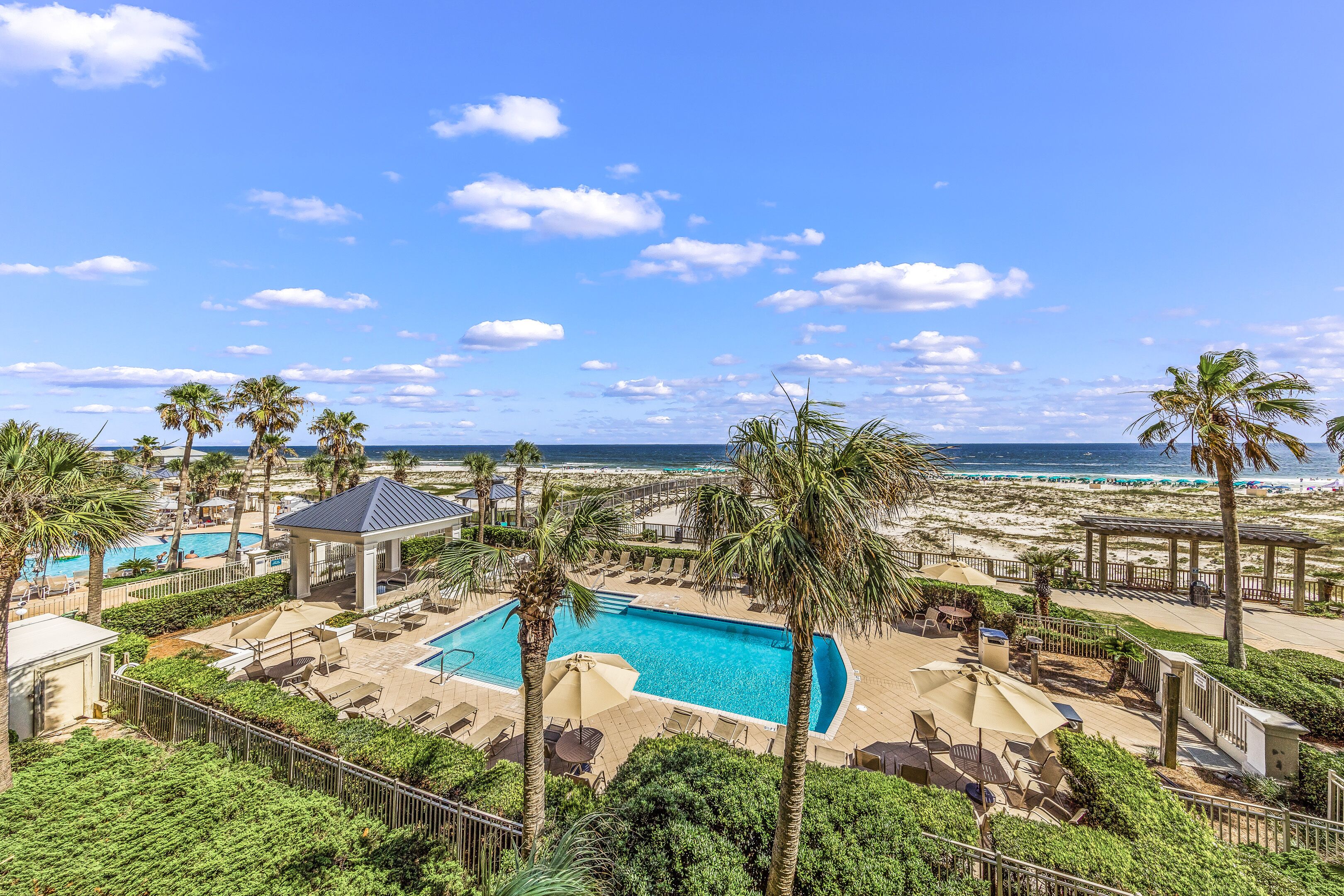 2 kolam renang outdoor