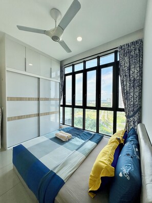 4 多间卧室、熨斗/熨衣板、WiFi、床单