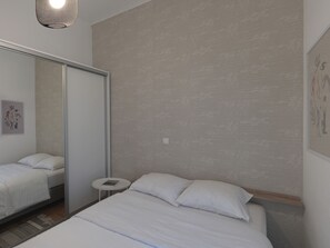 2 habitaciones, tabla de planchar con plancha y wifi gratis 
