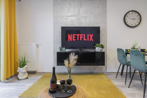 Lumina apart near Cinema Museum