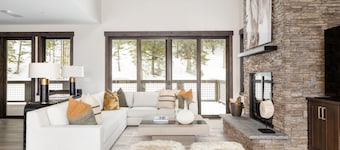 Luxury, Ski-In Ski-Out Mountain Cabin! Game Room! Hot Tub!