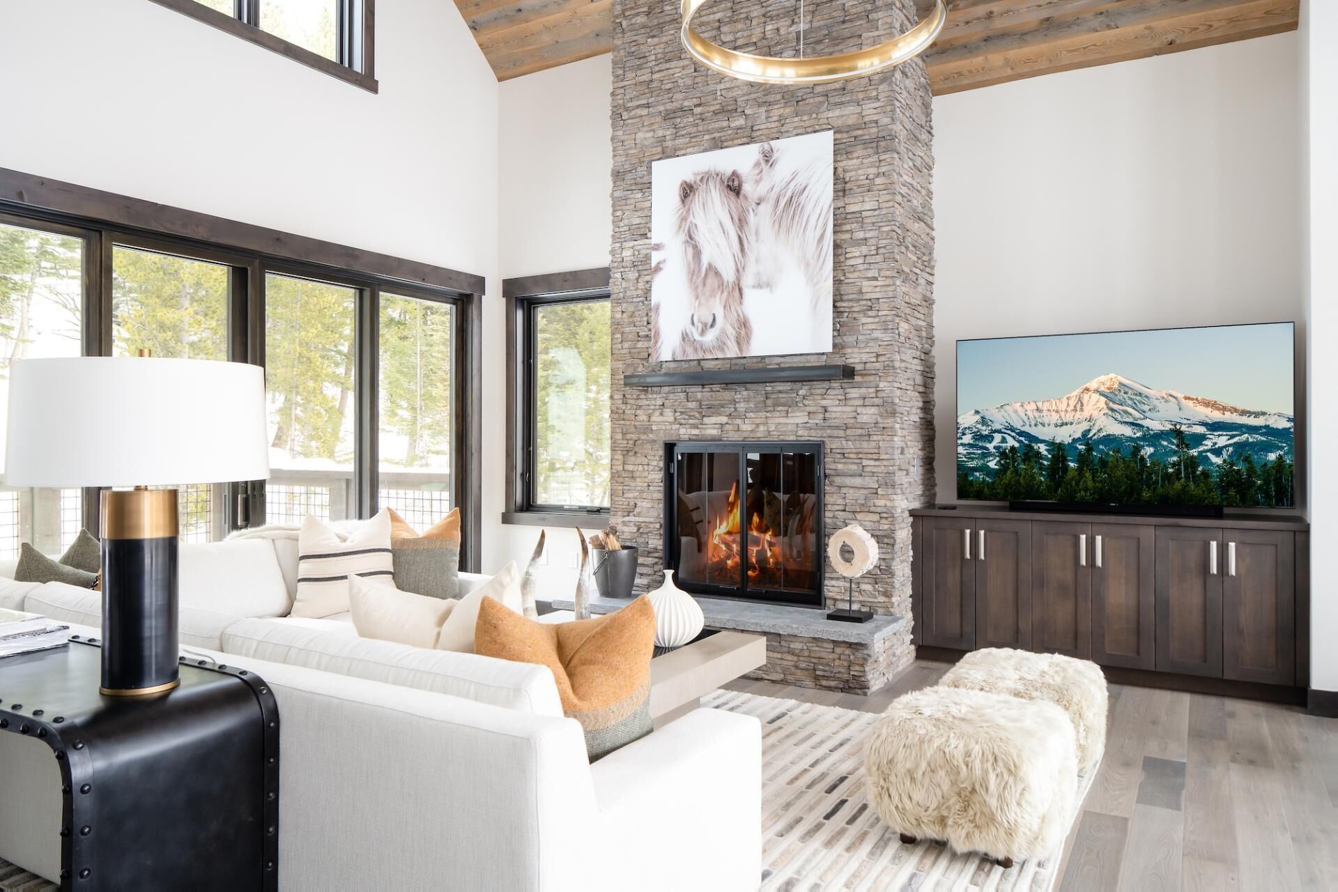 Book Now for Ski Season! Lux Ski-In Ski-Out Access Mountain Cabin, Rec Room & Hot Tub