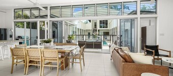 Belle Escapes  Villa Rosa  just minutes to Trinity Beach