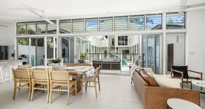 Belle Escapes Villa Rosa just minutes to Trinity Beach