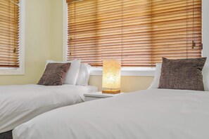 4 bedrooms, WiFi, bed sheets