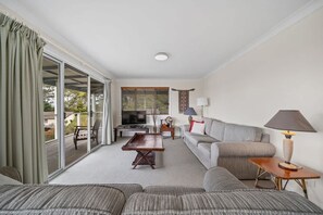 TV, fireplace, DVD player, stereo