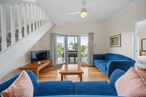 TV, fireplace, DVD player, stereo