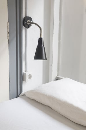 1 bed in 4-Bed Mixed Dormitory Room | Premium bedding, down comforters, free WiFi - Soul Backpackers Barcelona (Barcelona)
