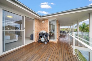 Terrace/patio - Footprints at Hyams Beach (Hyams Beach)