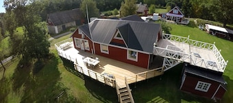 Fantastic nature, hot tub, sauna, boat on the lake, fishing paradise