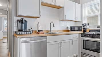 Kühlschrank, Ofen, Herdplatte, Geschirrspüler