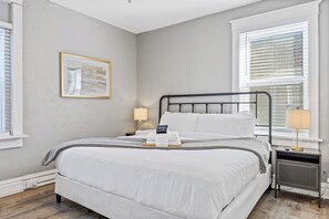 2 chambres, fer et planche à repasser, Wi-Fi, draps fournis