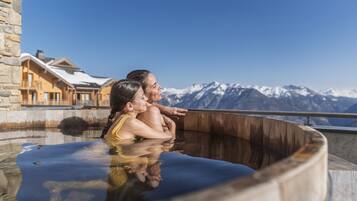 Bain à remous extérieur