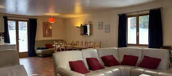 Spacious and functional house - 5 bedrooms, terrace, private parking