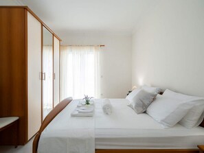 House (Four bedroom Holiday Home with Balcon) - Solar House Babina 2 (Korcula)