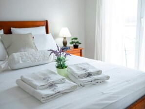 Nhà (Four bedroom Holiday Home with Balcon) | 4 phòng ngủ, nôi (giường cho trẻ sơ sinh) miễn phí