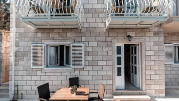 Ferienhaus (Four bedroom Holiday Home with Balcon) | Terrasse/Patio