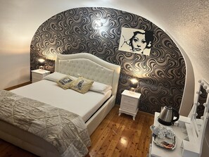 Individually decorated, individually furnished, free WiFi, bed sheets - B&B Torino Chic (Turin)