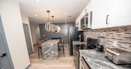 Remodeled 2 bedroom home 4 beds Dawsonville 7 miles Atlanta Motorsport