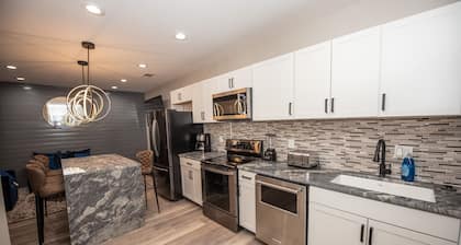 Remodeled 2 bedroom home 4 beds Dawsonville 7 miles Atlanta Motorsport