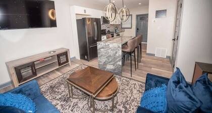 Modern 2 bedroom home 4 bed mins from Dawnsonville