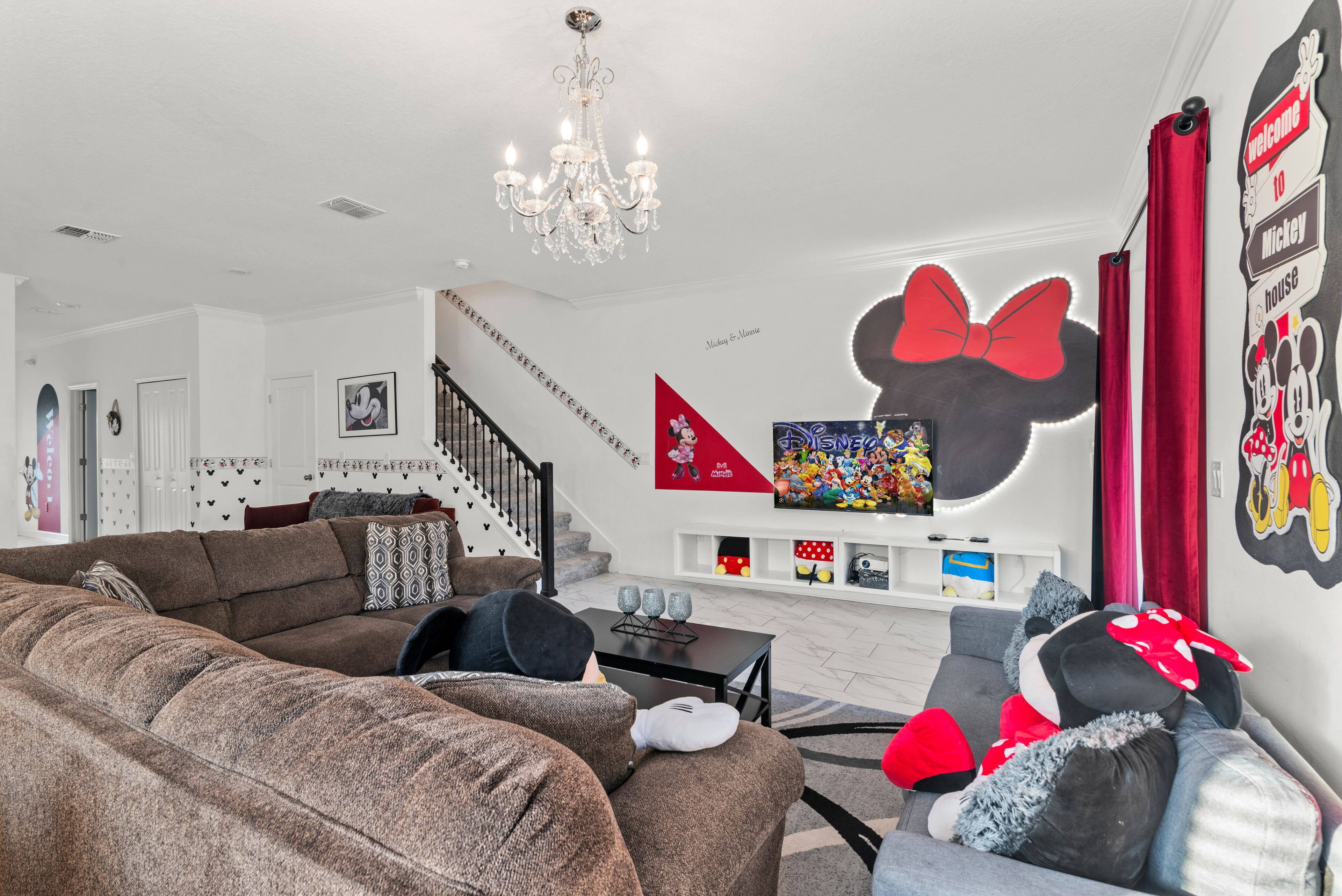 智能电视、DVD 播放器、电脑显示器