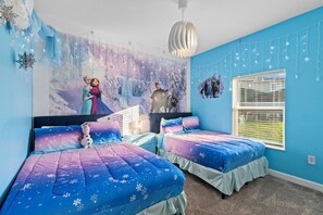 5 camere, una scrivania, ferro/asse da stiro, culla da viaggio