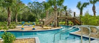 Magical 5 BD/4 BATH with Poolside Cinema and Free Resort! Sleeps 14