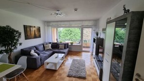 Flat-screen TV, DVD player, books, stereo - Apartment Traumhaft with WLAN (Sankt Andreasberg)