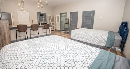 Remodeled 2 bedroom home 4 beds Dawsonville 7 miles Atlanta Motorsport