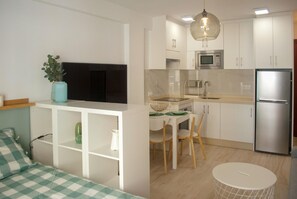 Interior - WONDERFUL STUDIO IN FUENGIROLA 150M FROM BEACH (Fuengirola)