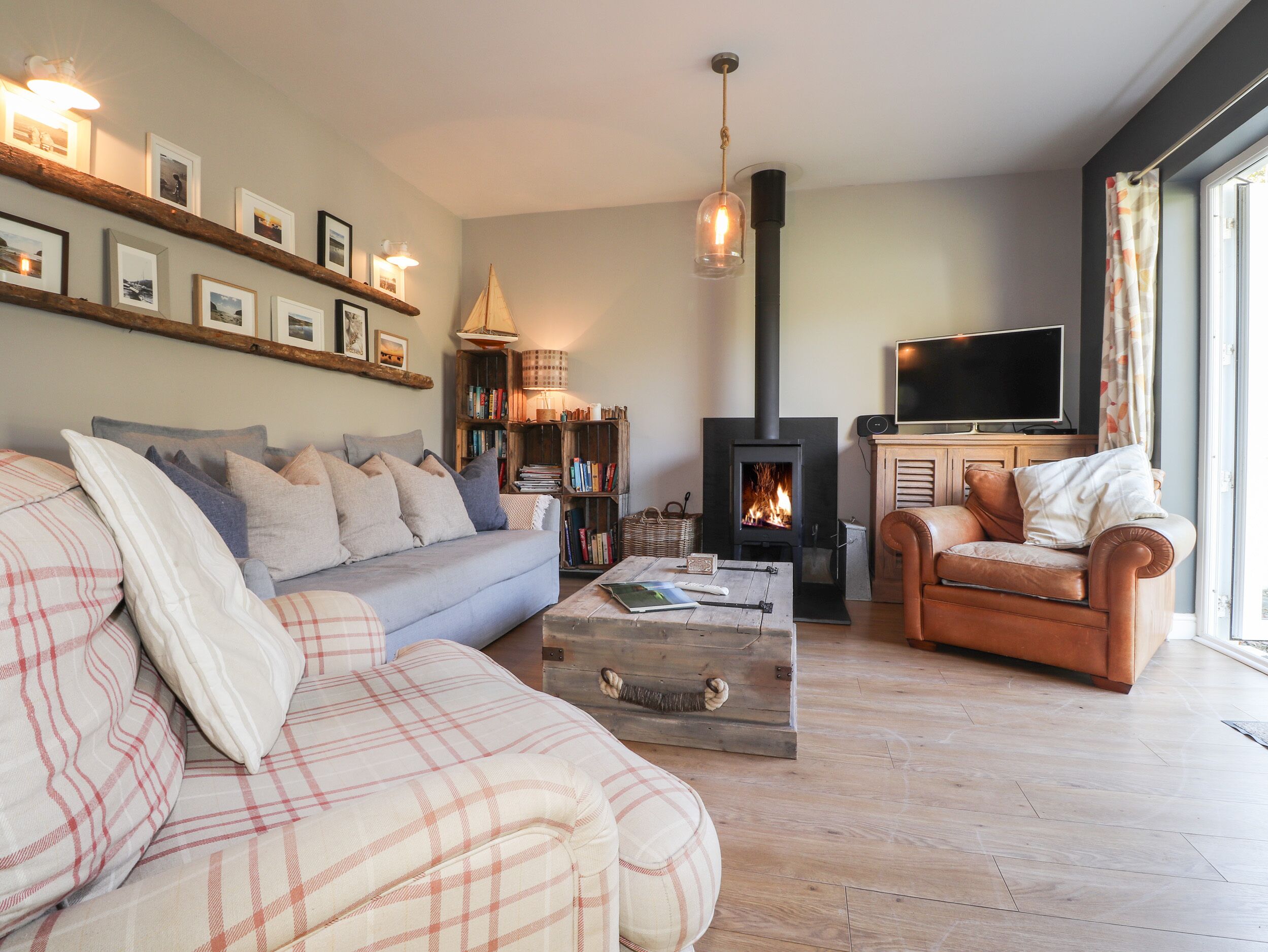 2 bedrooms, individually decorated, individually furnished, free WiFi