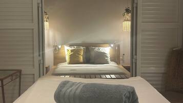 3 makuuhuonetta, silitysrauta/-lauta, ilmainen Wi-Fi, vuodevaatteet