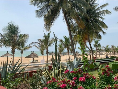 Dream villa KEUR BONHEUR in Saly: 3 suites, private pool, 100m from the beach