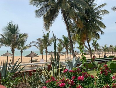 Dream villa KEUR BONHEUR in Saly: 3 suites, private pool, 100m from the beach