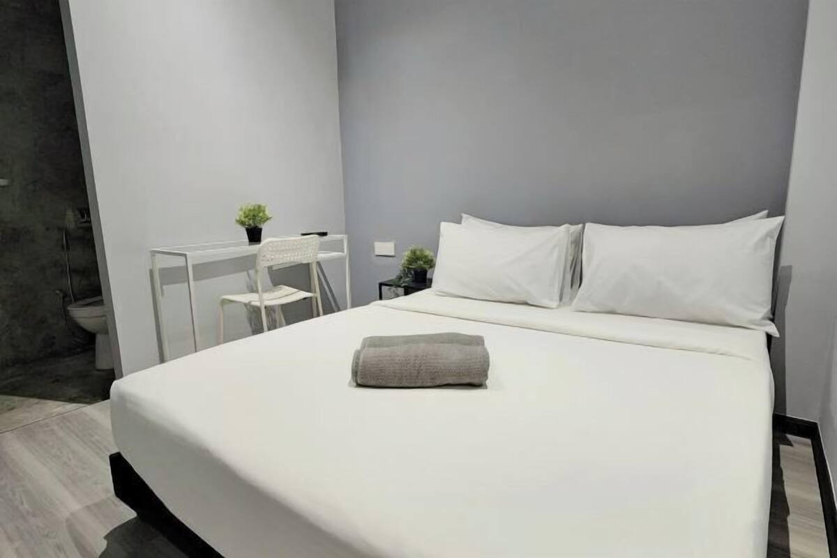 Blackout drapes, iron/ironing board, free WiFi, bed sheets