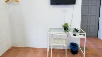 Family Room | Blackout drapes, iron/ironing board, free WiFi, bed sheets