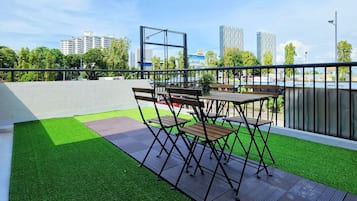 Deluxe Quadruple Room | Balcony