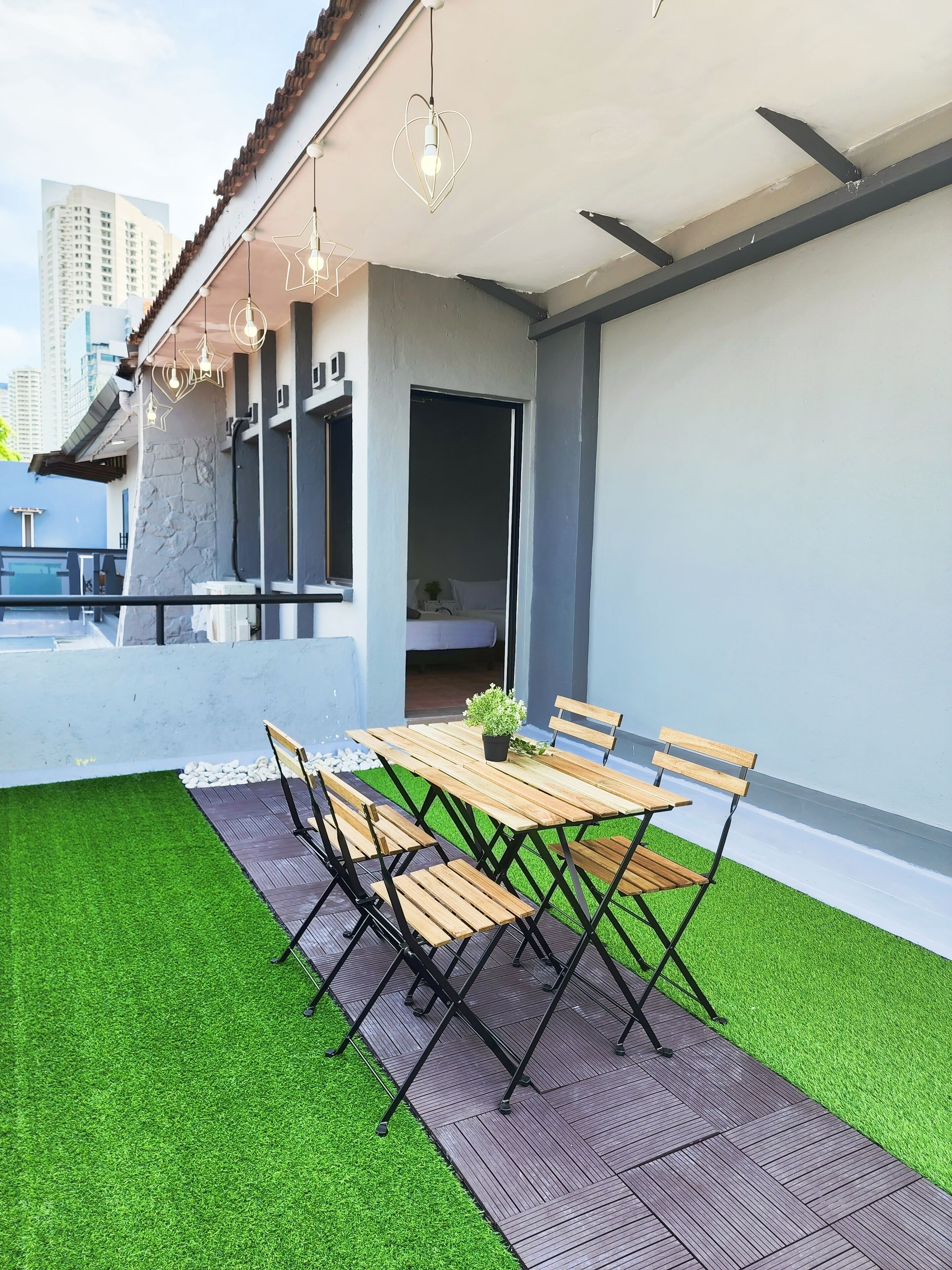 Kamar Quadruple Deluks | Balkon