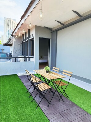 华丽四人房 | 阳台