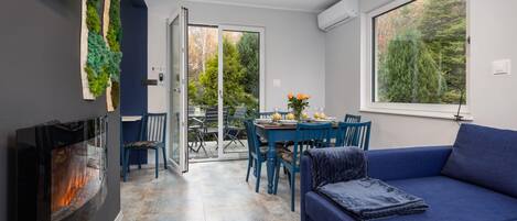Fernseher, Kamin, Arbeitsbereiche