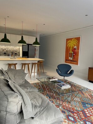 Smart TV, books