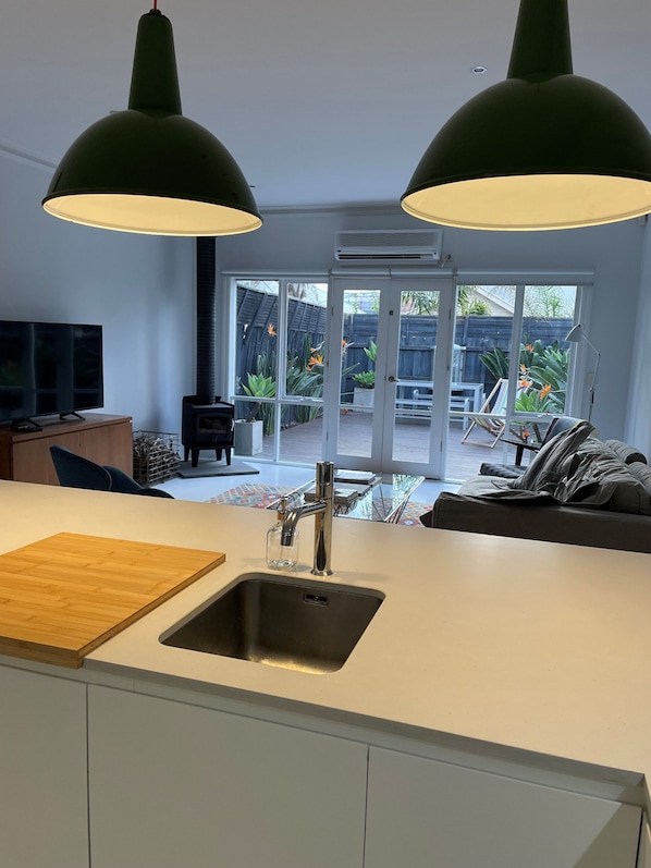 Interior - Yarraville town house close to the village (Yarraville)