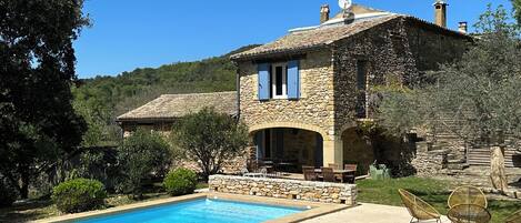 Piscine extérieure, piscine chauffée