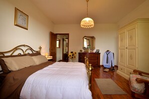 1 quarto, berço de viagem, Wi-Fi de cortesia, roupa de cama