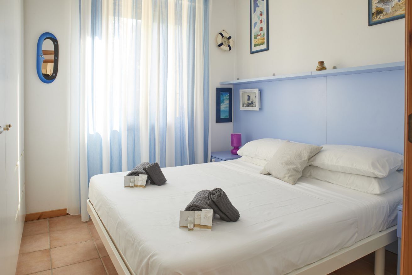 2 多间卧室、床单