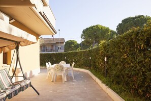 Outdoor dining - [Conero] Free Parking, WiFi , Outdoor area, Beach (Marcelli)