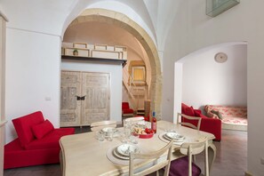 Apartment | Dining room