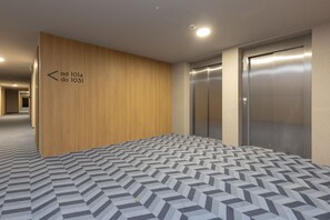 Exterior - Nocznickiego Studios, Balcony by Renters (Warsaw)